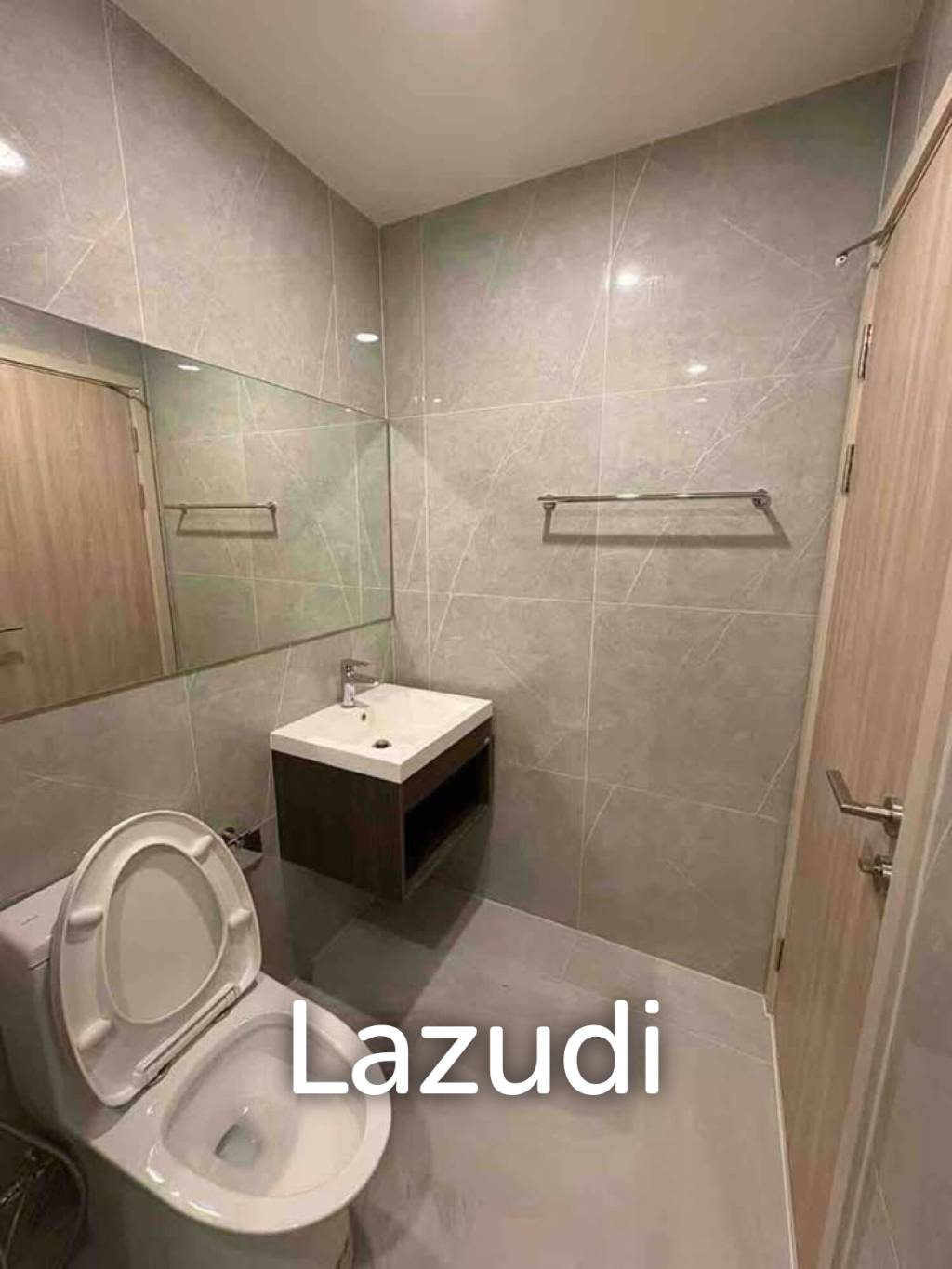 46 sqm modern 1 bedroom condo on 22nd floor at Nue District R9 Huai Khwang Bangkok