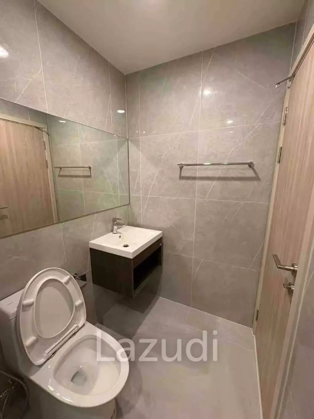 46 sqm modern 1 bedroom condo on 22nd floor at Nue District R9 Huai Khwang Bangkok