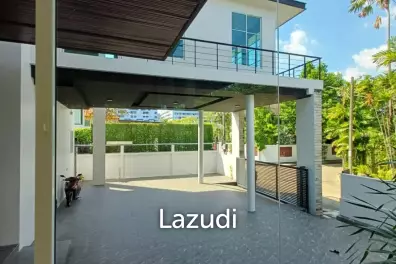 Modern 992 sqm Pool Home in Panya Village Pattanakarn, Suan Luang