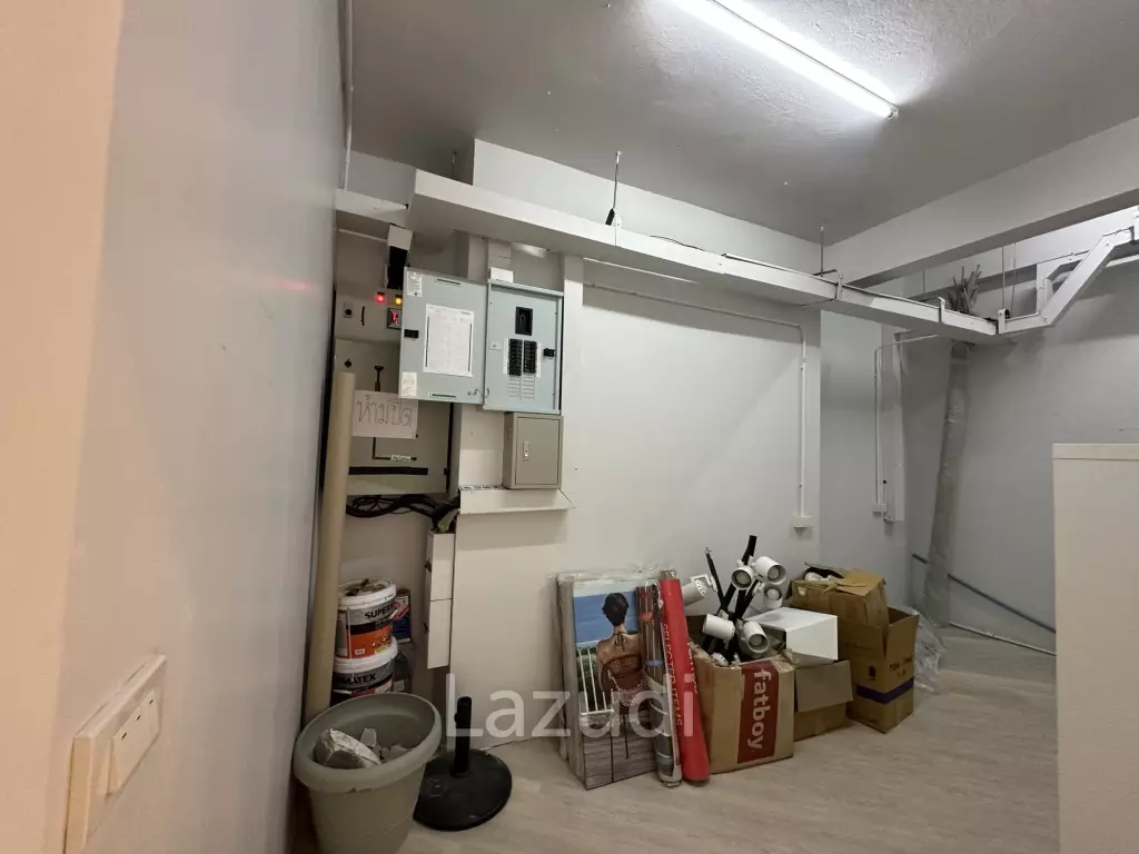 157 sqm corner retail space in Phra Khanong Nuea Bangkok