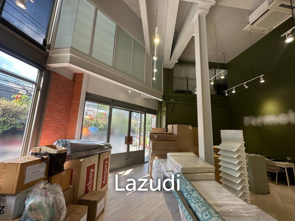157 sqm corner retail space in Phra Khanong Nuea Bangkok