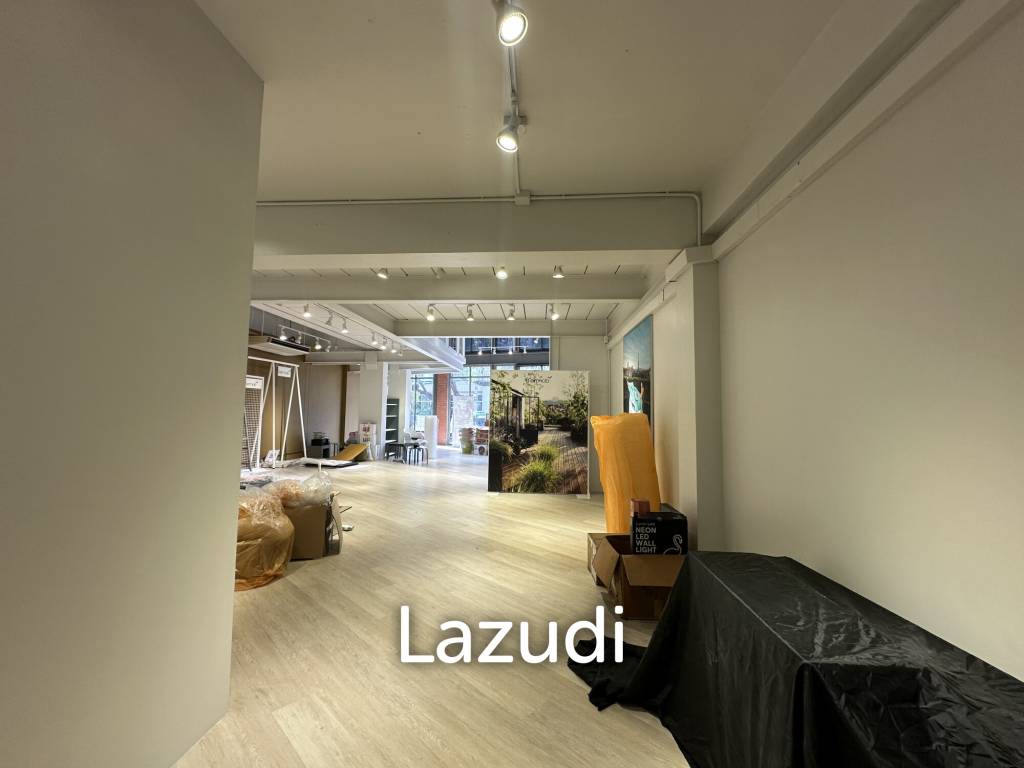 157 sqm corner retail space in Phra Khanong Nuea Bangkok