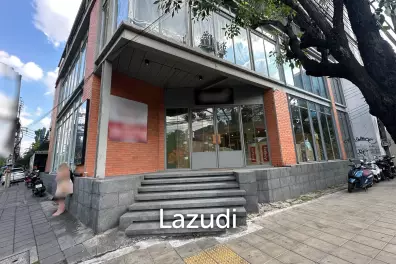 157 sqm corner retail space in Phra Khanong Nuea Bangkok