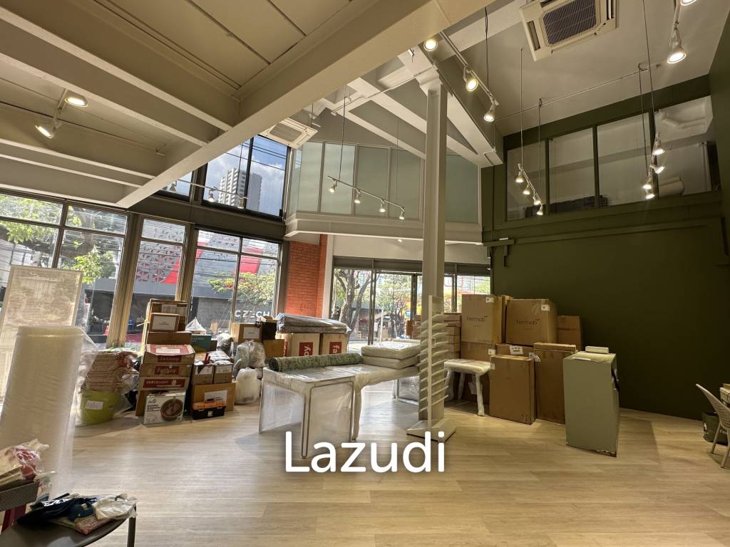 157 sqm corner retail space in Phra Khanong Nuea Bangkok