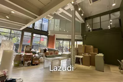 157 sqm corner retail space in Phra Khanong Nuea Bangkok