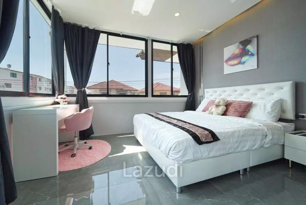 7 Bedroom 7 Bathroom 410 SQ.M. Eakmongkol Village