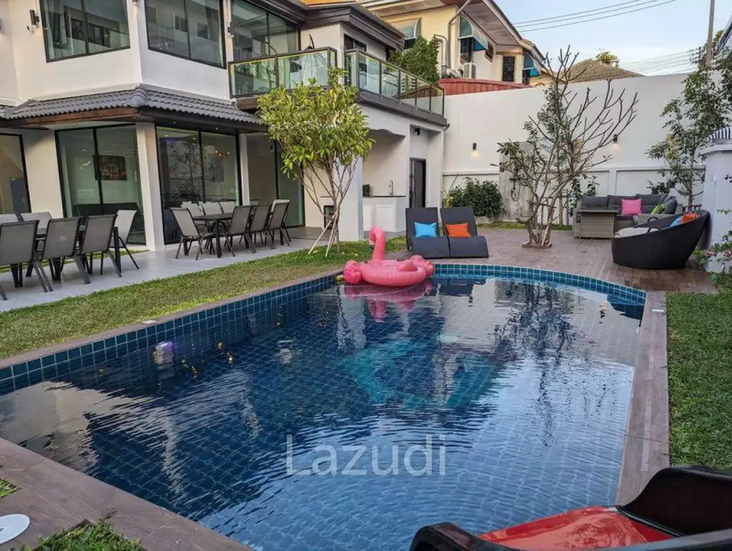 7 Bedroom 7 Bathroom 410 SQ.M. Eakmongkol Village