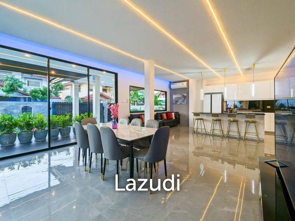 7 Bedroom 7 Bathroom 410 SQ.M. Eakmongkol Village