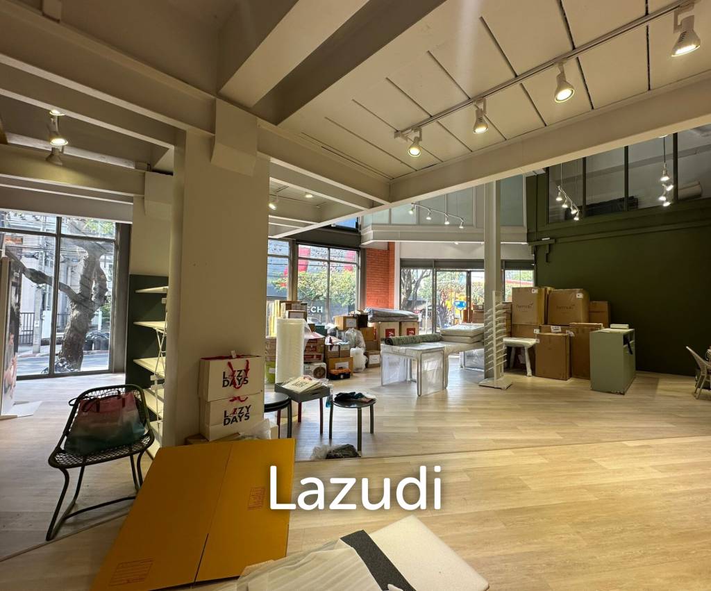Ekamai Main Road Space – 157 SQM High-Ceiling Retail in the Heart of a Residential Catchment