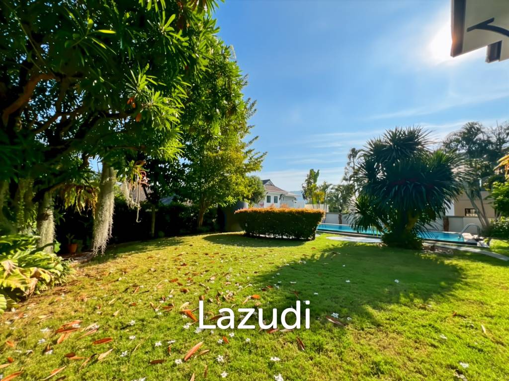 The Heights 2: 4-Bedrooms with Private Pool and Garden