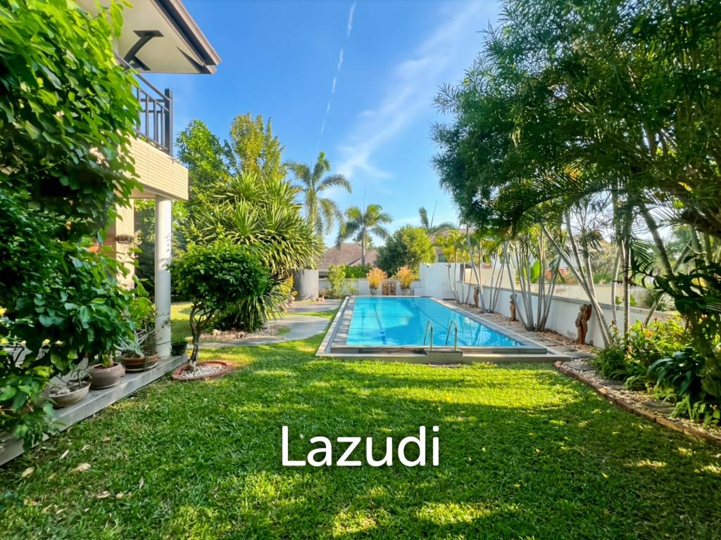 The Heights 2: 4-Bedrooms with Private Pool and Garden