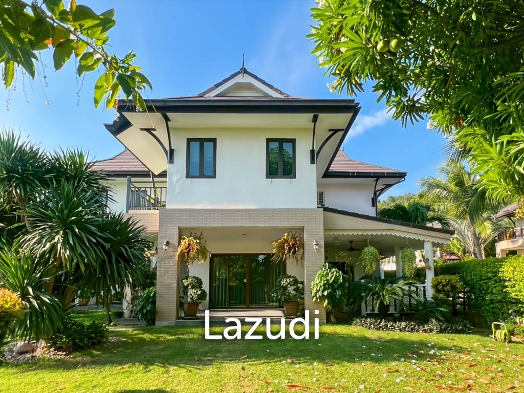The Heights 2: 4-Bedrooms with Private Pool and Garden