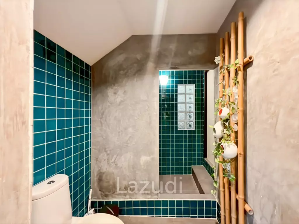 The Heights 2: 4-Bedrooms with Private Pool and Garden