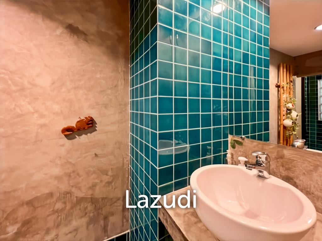 The Heights 2: 4-Bedrooms with Private Pool and Garden