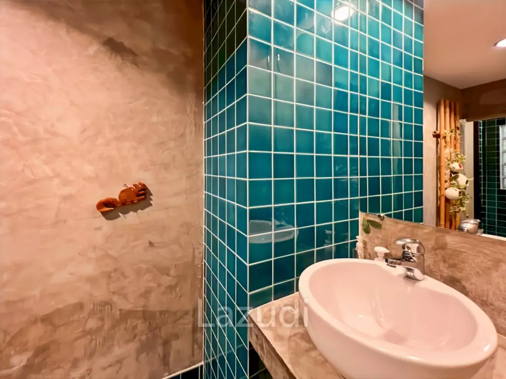 The Heights 2: 4-Bedrooms with Private Pool and Garden