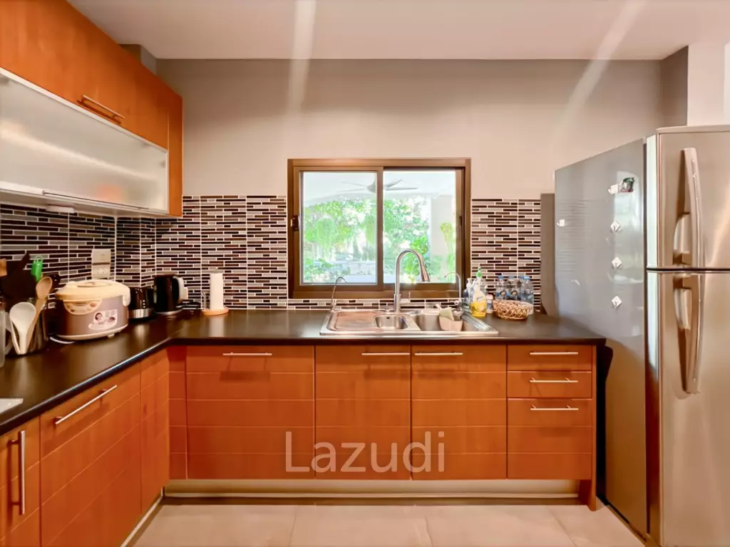 The Heights 2: 4-Bedrooms with Private Pool and Garden