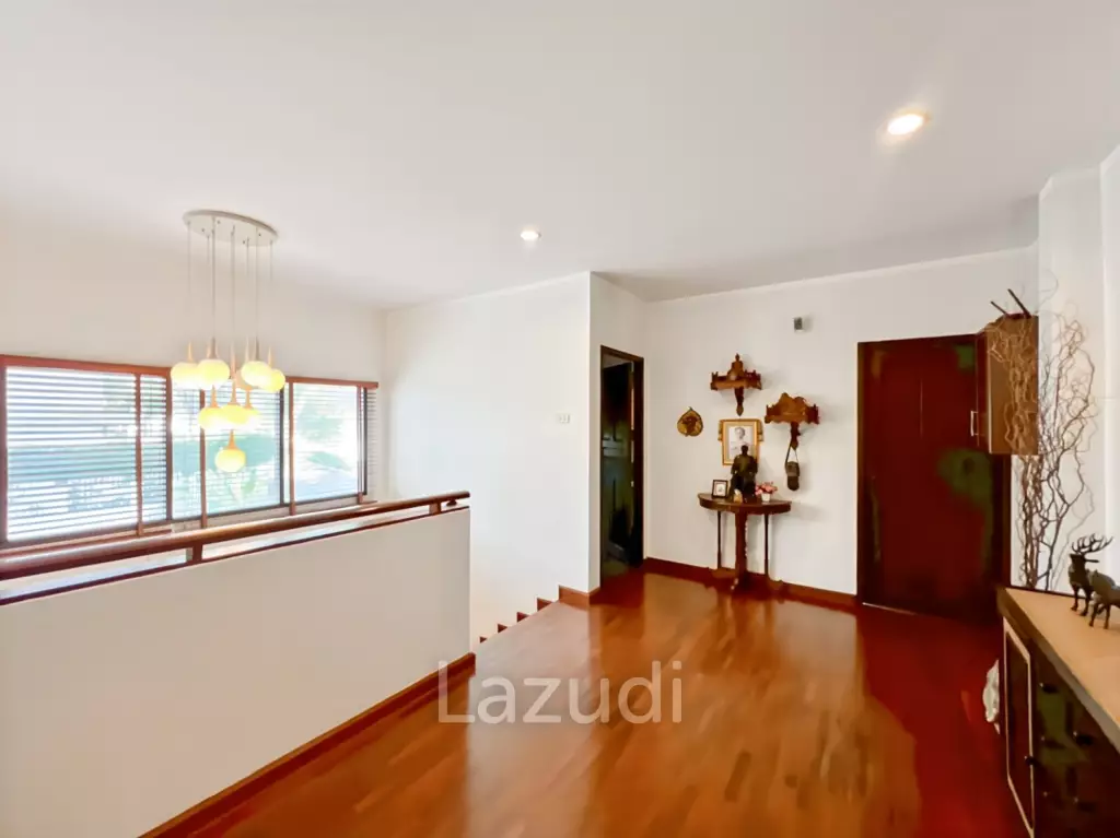 The Heights 2: 4-Bedrooms with Private Pool and Garden
