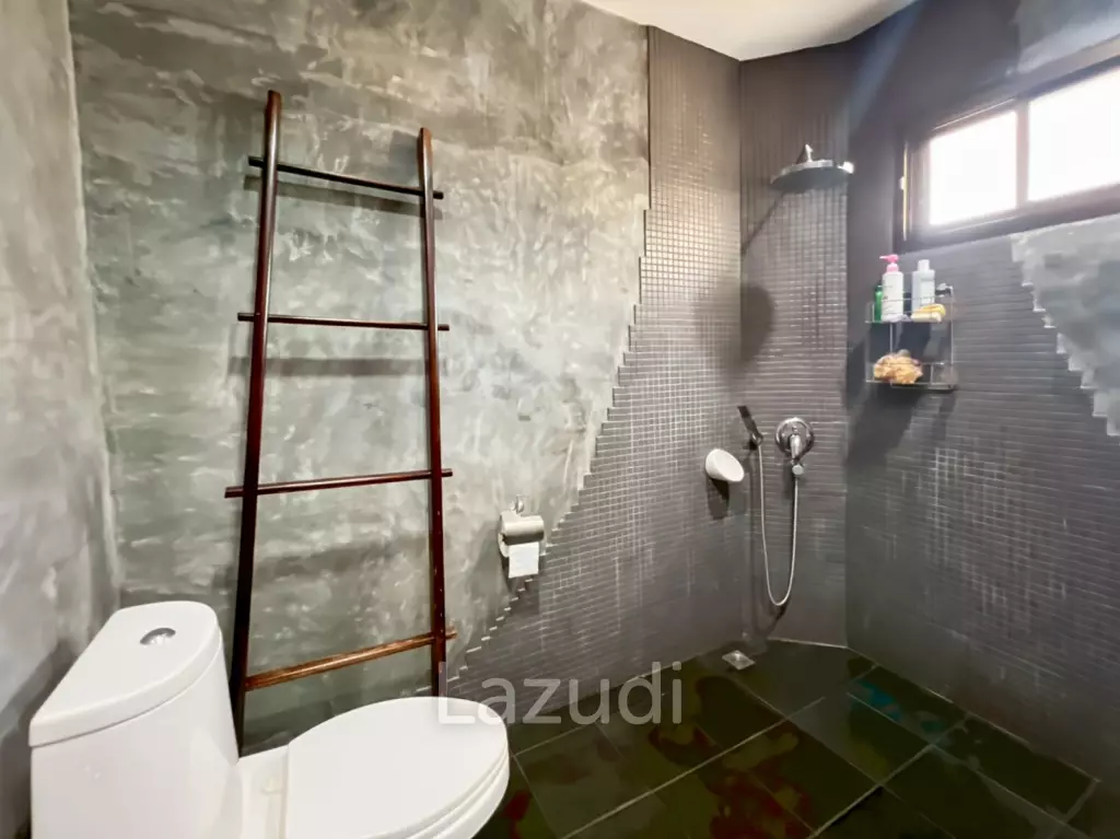 The Heights 2: 4-Bedrooms with Private Pool and Garden