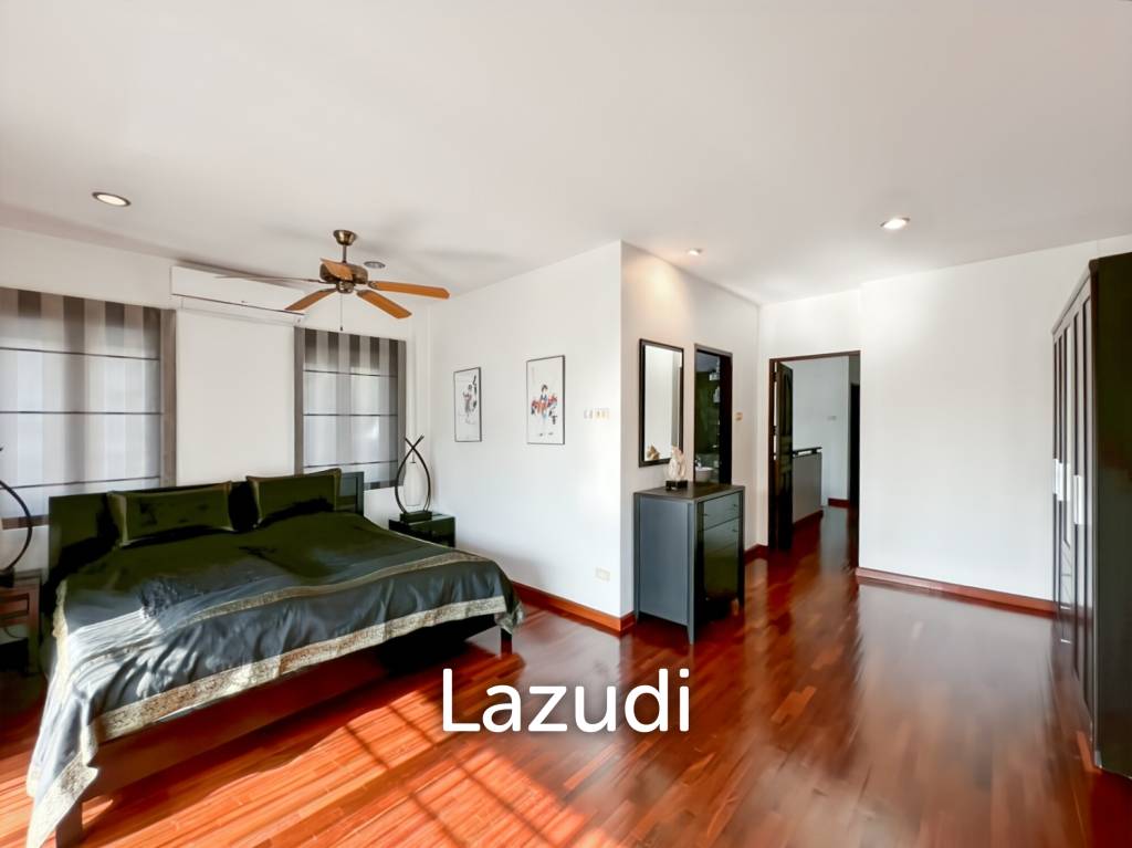 The Heights 2: 4-Bedrooms with Private Pool and Garden