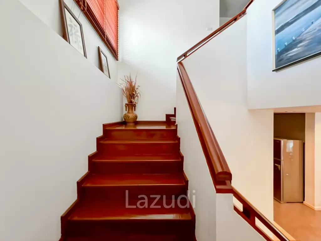 The Heights 2: 4-Bedrooms with Private Pool and Garden