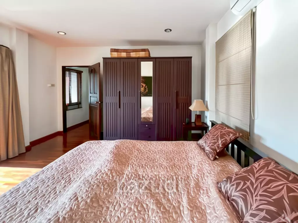 The Heights 2: 4-Bedrooms with Private Pool and Garden