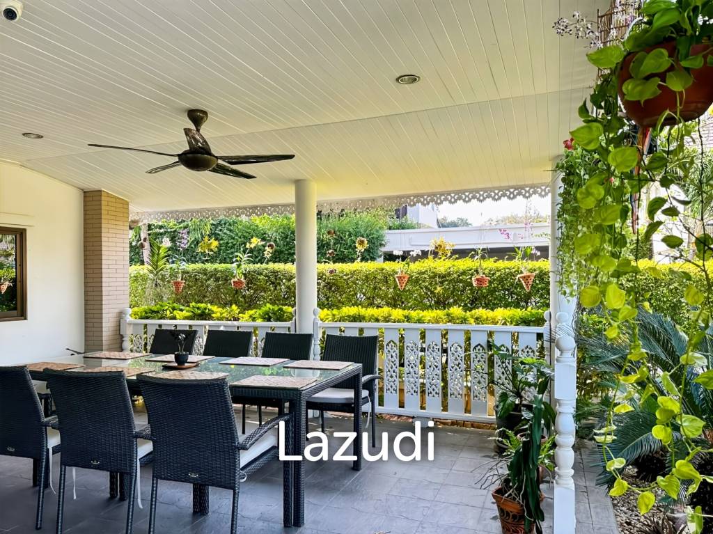 The Heights 2: 4-Bedrooms with Private Pool and Garden