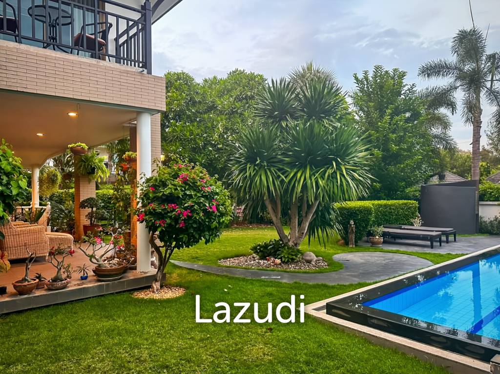 The Heights 2: 4-Bedrooms with Private Pool and Garden