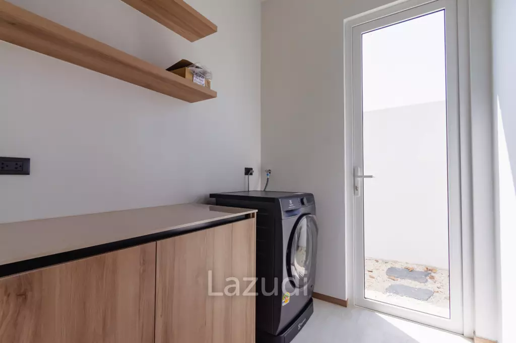 New Modern 220 sqm pool villa in Thap Tai Hua Hin