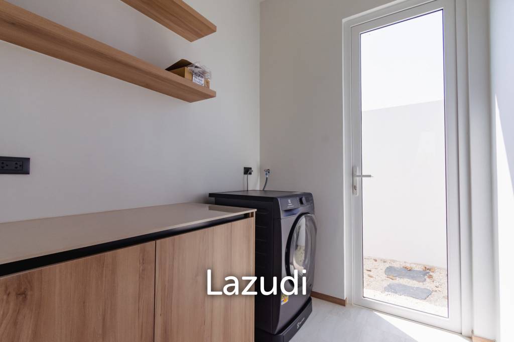 New Modern 250 sqm pool villa in Thap Tai Hua Hin