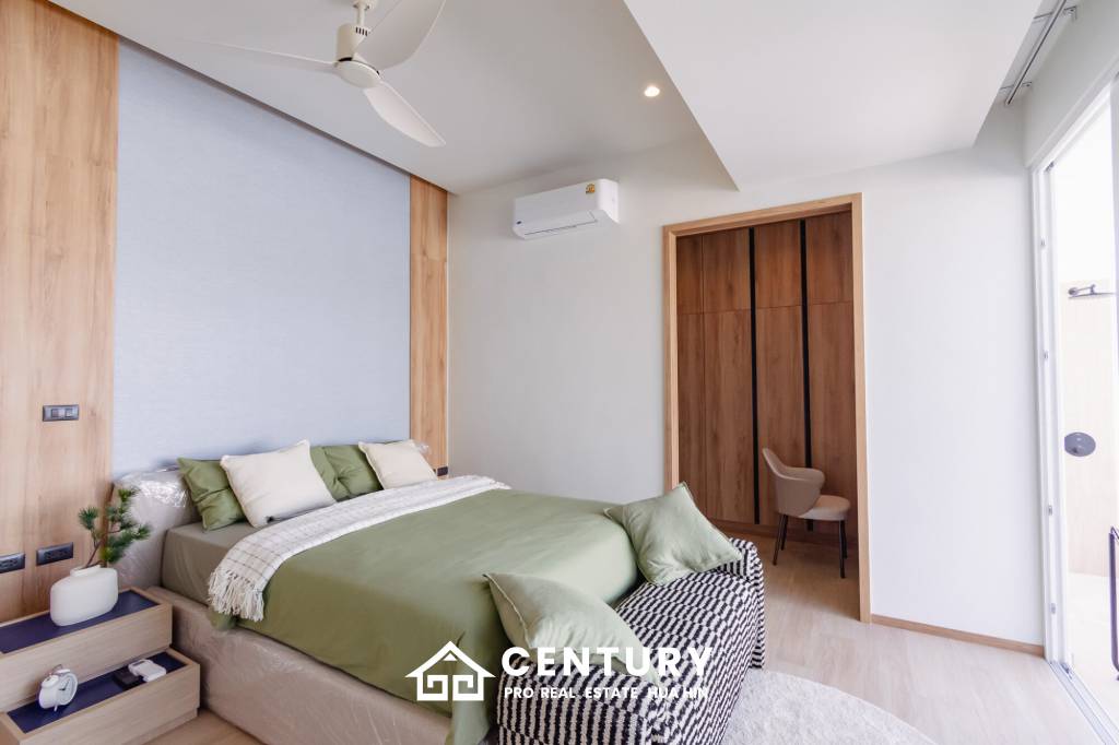 New Modern 250 sqm pool villa in Thap Tai Hua Hin