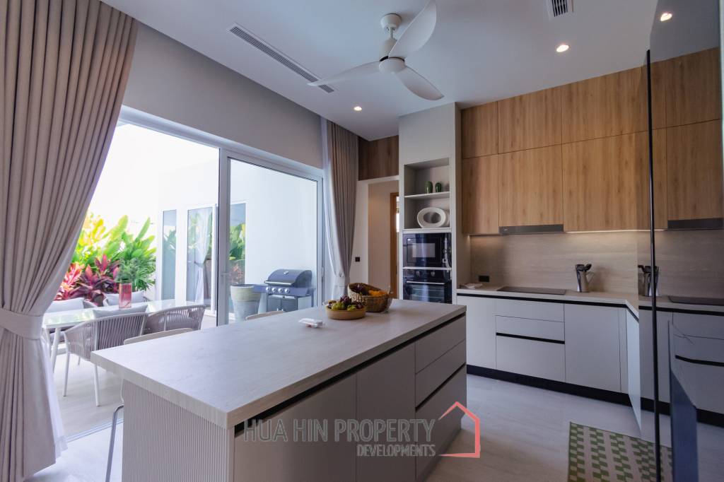 New Modern 250 sqm pool villa in Thap Tai Hua Hin