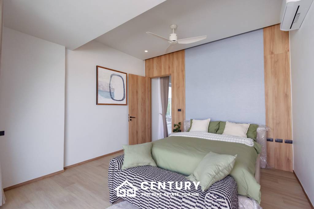 New Modern 250 sqm pool villa in Thap Tai Hua Hin