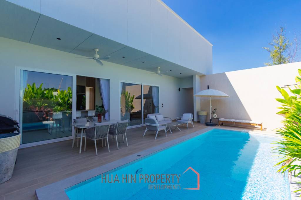 New Modern 250 sqm pool villa in Thap Tai Hua Hin