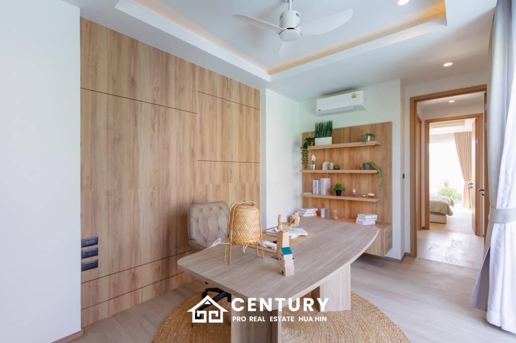 New Modern 250 sqm pool villa in Thap Tai Hua Hin