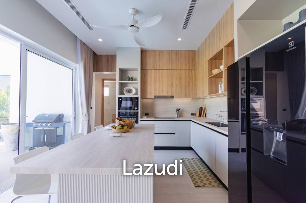 New Modern 220 sqm pool villa in Thap Tai Hua Hin