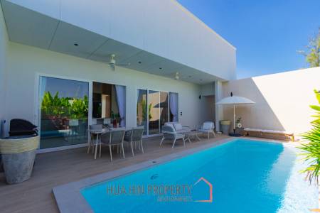New Modern 250 sqm pool villa in Thap Tai Hua Hin