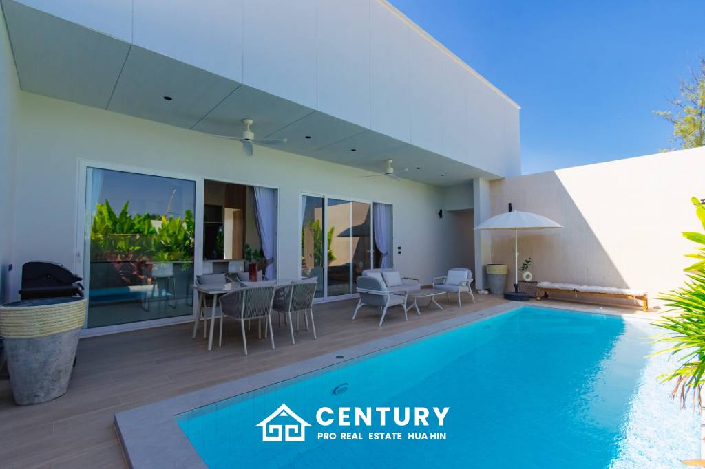 New Modern 250 sqm pool villa in Thap Tai Hua Hin