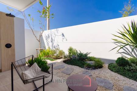 New Modern 250 sqm pool villa in Thap Tai Hua Hin