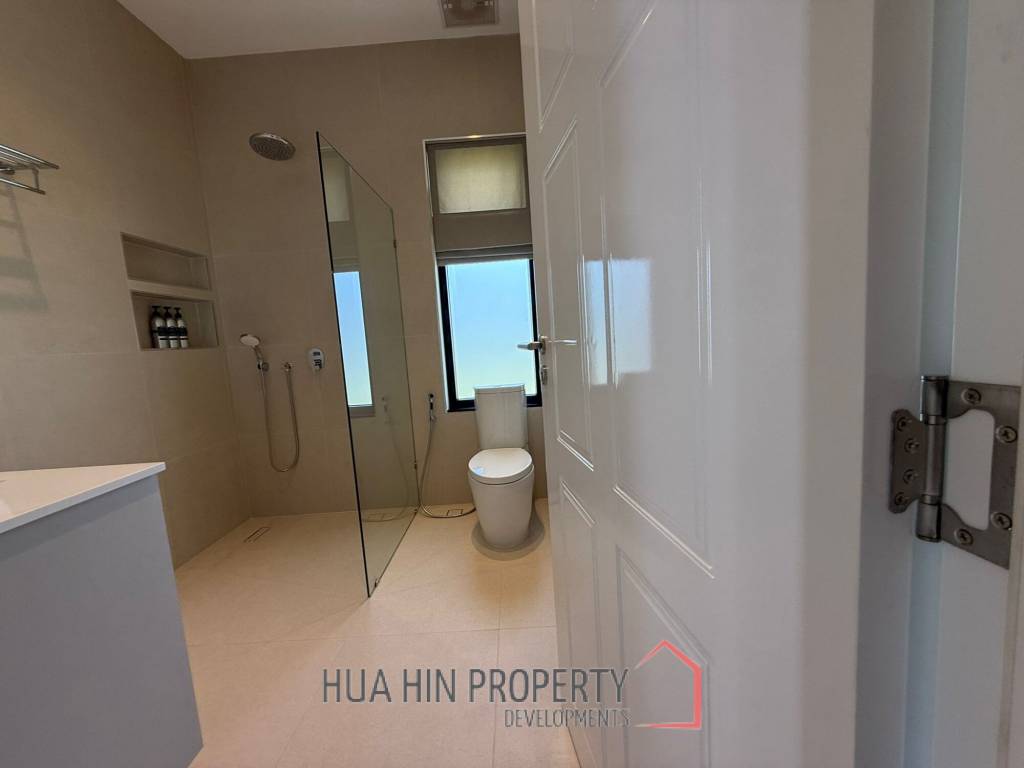 Large Luxury 6 bed pool vila