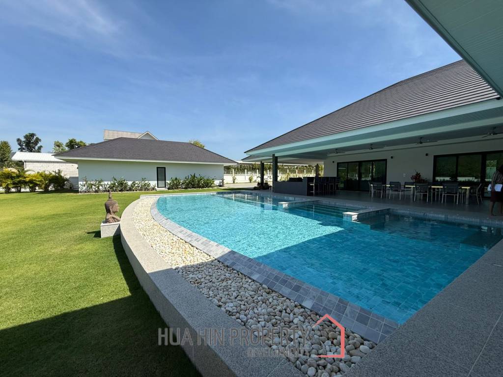 Large Luxury 6 bed pool vila