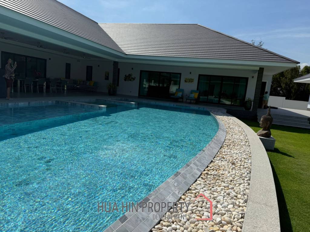 Large Luxury 6 bed pool vila