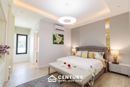 Large Luxury 6 bed pool vila