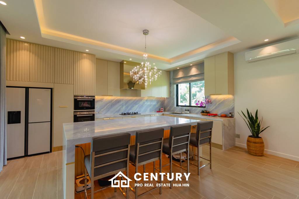 Large Luxury 6 bed pool vila