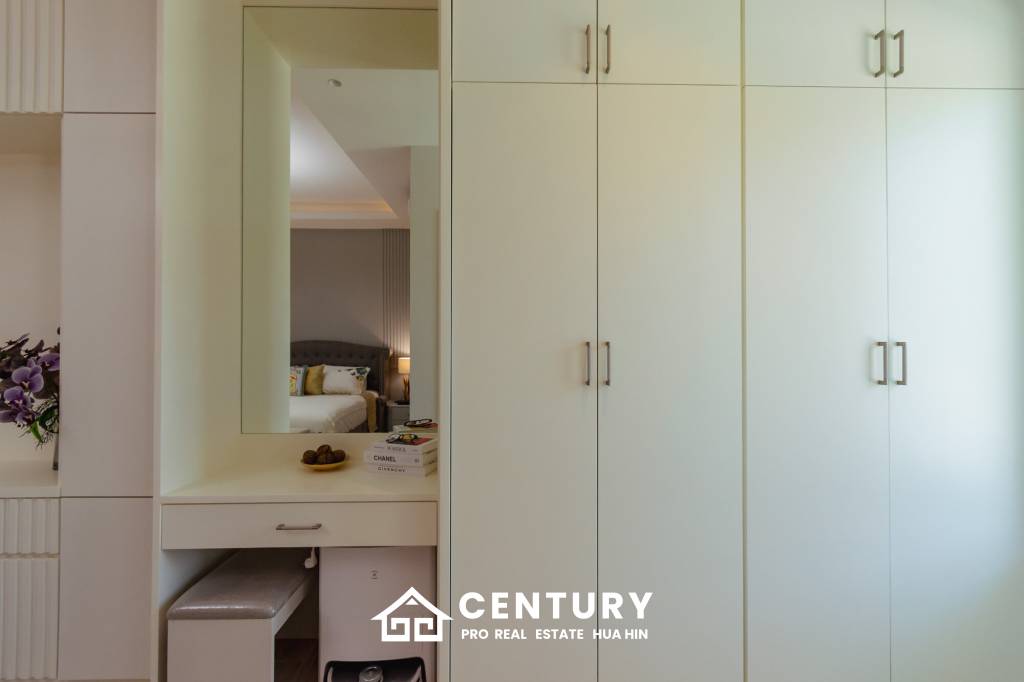 Large Luxury 6 bed pool vila