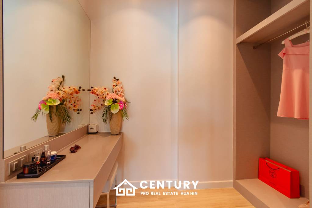 Large Luxury 6 bed pool vila