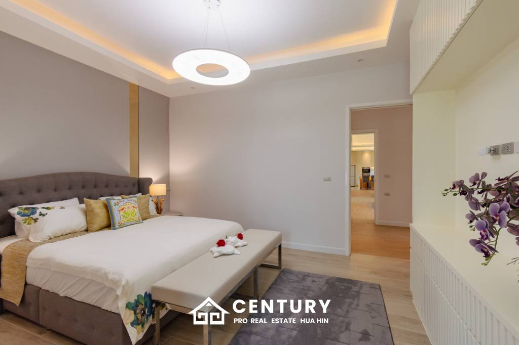 Large Luxury 6 bed pool vila