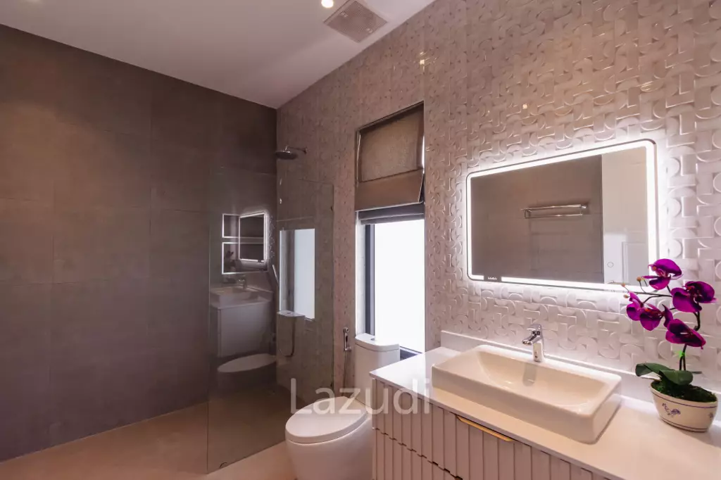 Large Luxury 6 bed pool vila
