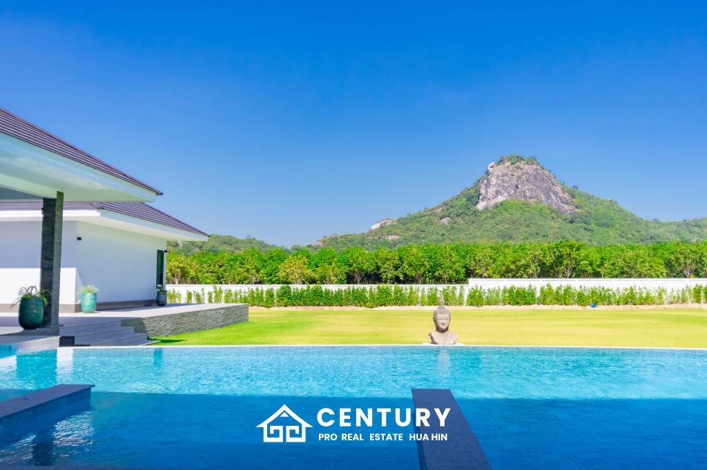 Large Luxury 6 bed pool vila