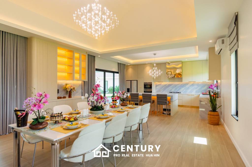 Large Luxury 6 bed pool vila