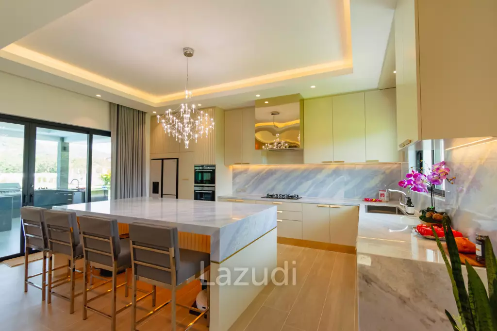Large Luxury 6 bed pool vila